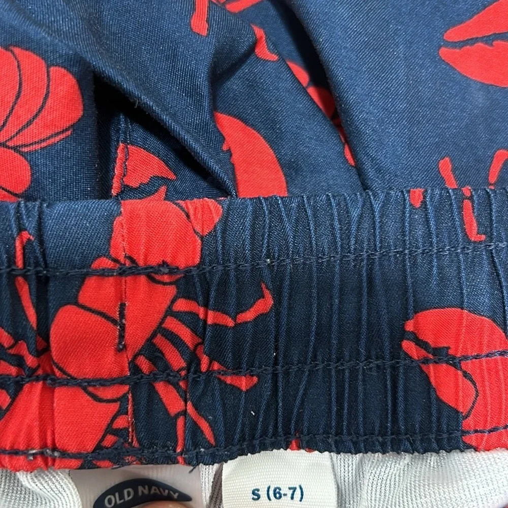 🦞 Old Navy boys swimwear lobster shorts size s6-7 GUC